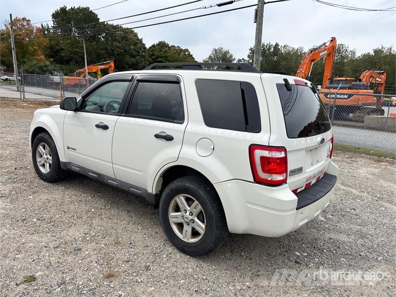 Ford Escape AWD Hybrid SUV Automašīnas