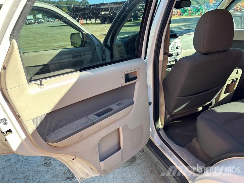 Ford Escape AWD Hybrid SUV Automašīnas