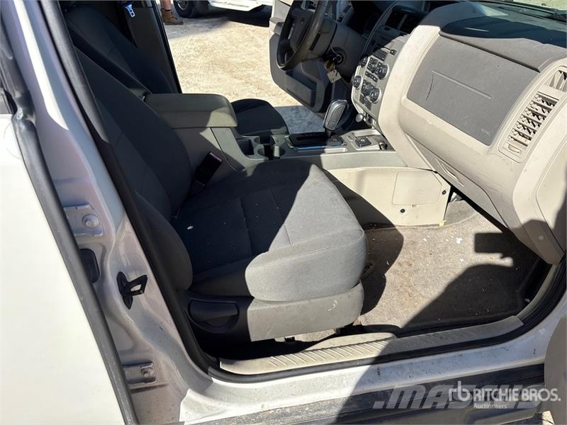 Ford Escape AWD Hybrid SUV Automašīnas