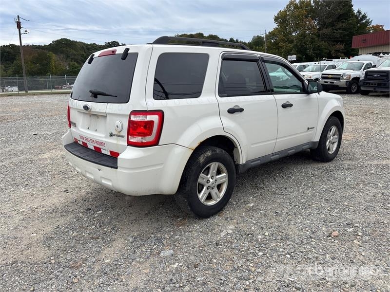 Ford Escape AWD Hybrid SUV Automašīnas