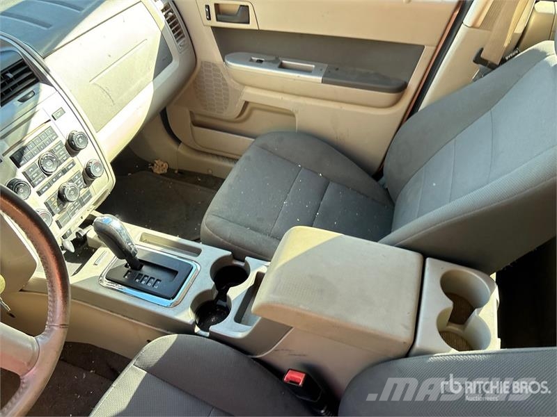 Ford Escape AWD Hybrid SUV Automašīnas