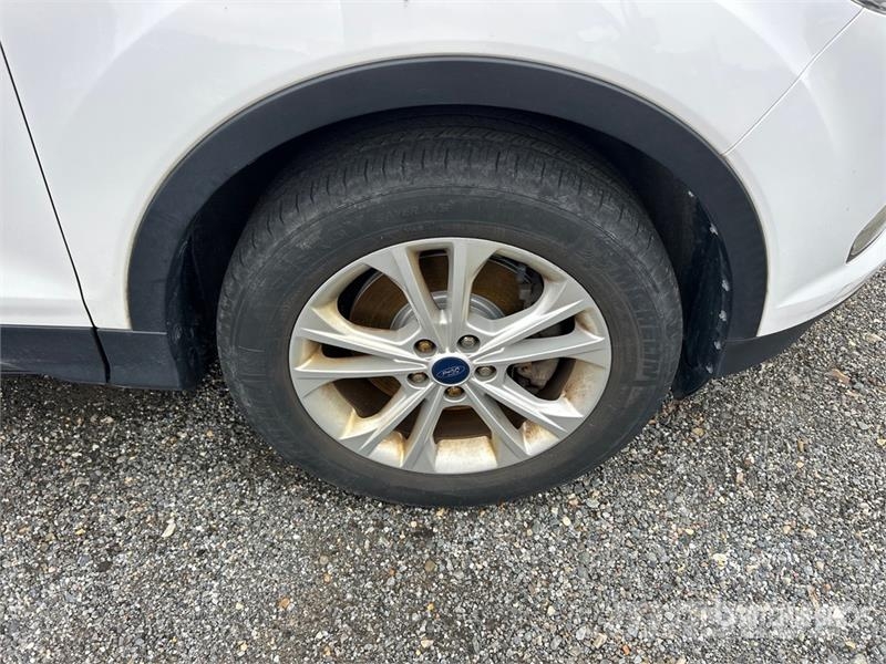 Ford Escape SE 4WD SUV 자동차