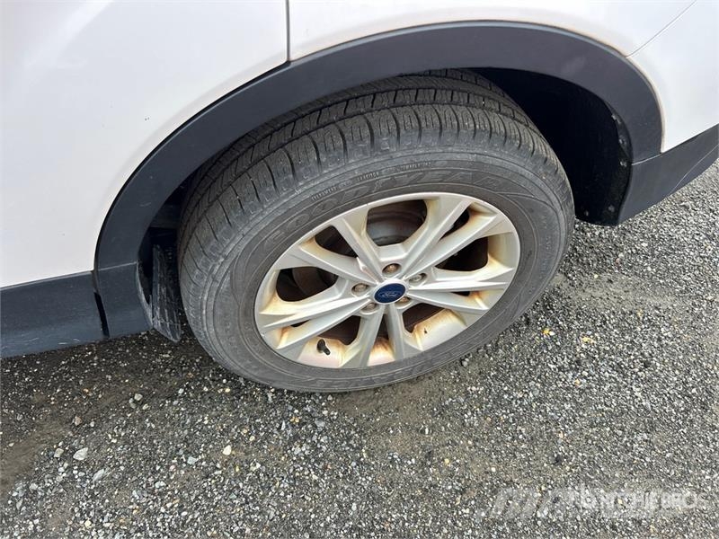 Ford Escape SE 4WD SUV 자동차