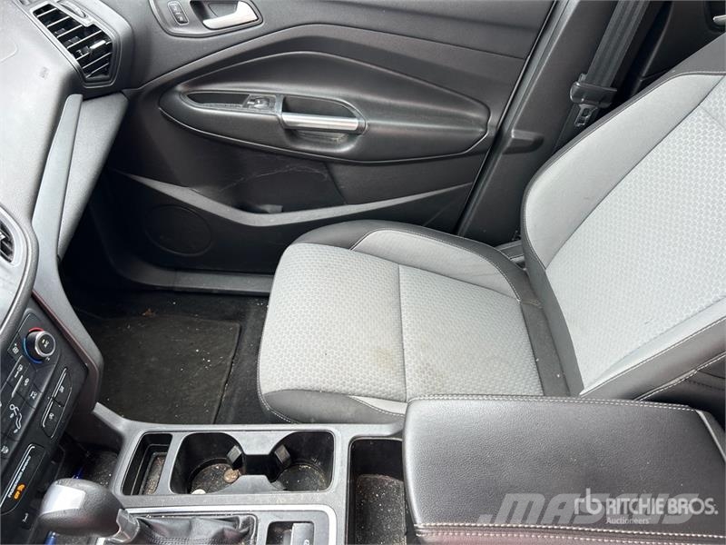 Ford Escape SE 4WD SUV 자동차