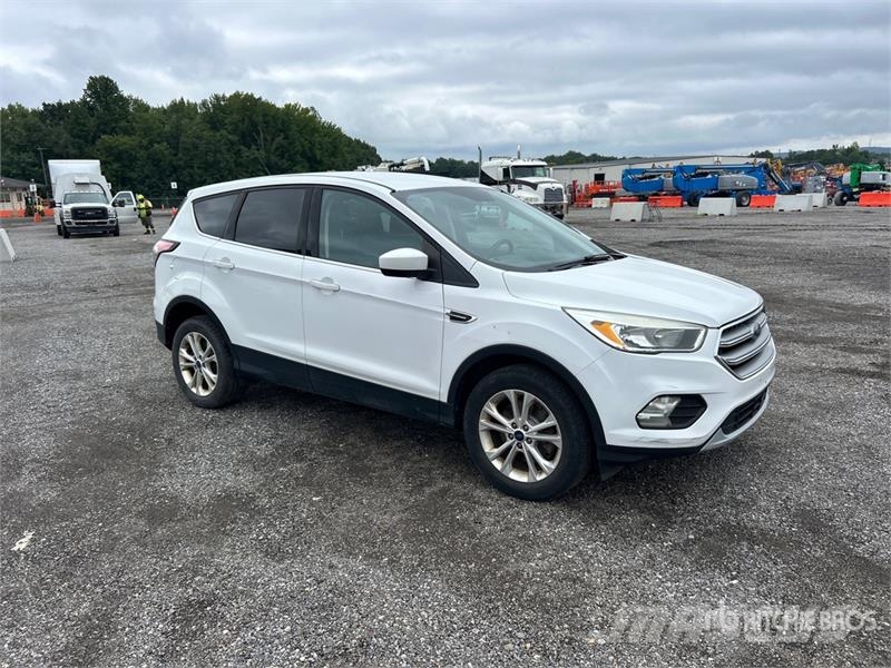 Ford Escape SE 4WD SUV 자동차