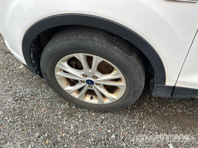 Ford Escape SE 4WD SUV 자동차