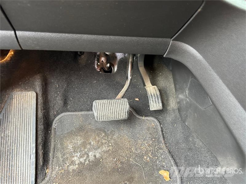 Ford Escape SE 4WD SUV 자동차
