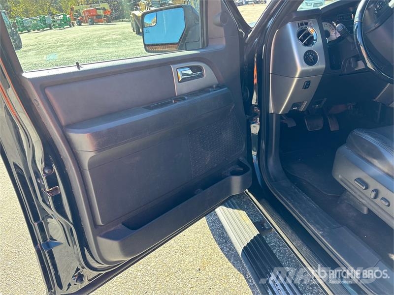 Ford Expedition 4WD SUV Cars