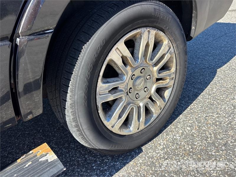 Ford Expedition 4WD SUV Cars
