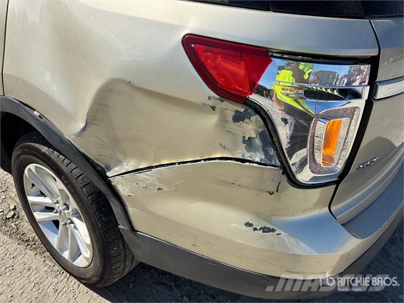 Ford Explorer Automašīnas