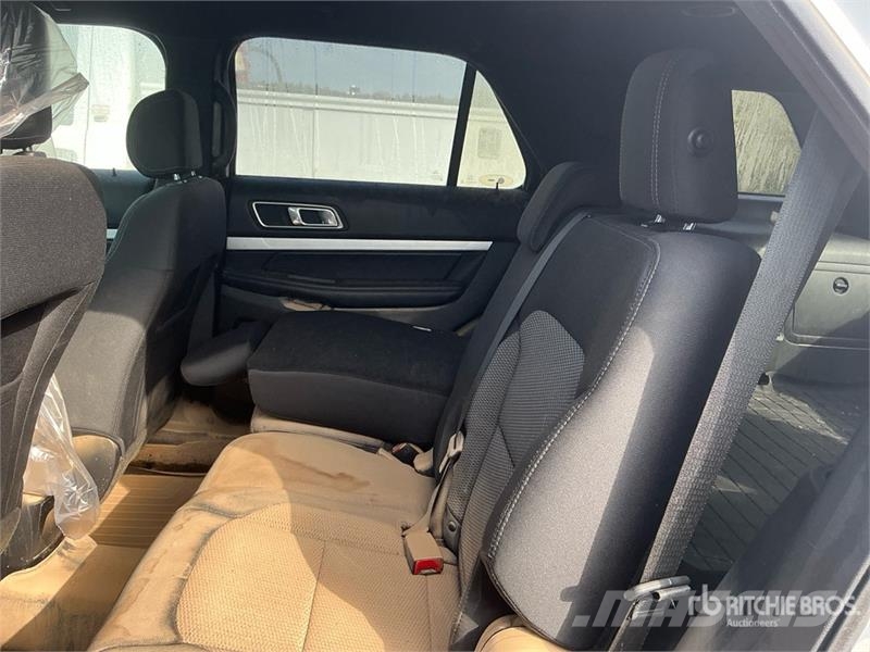 Ford Explorer 자동차