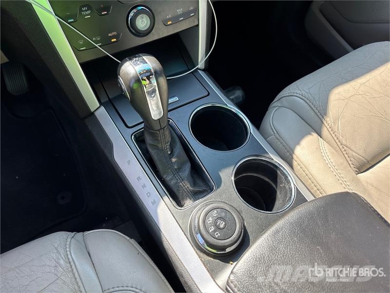 Ford Explorer Automašīnas