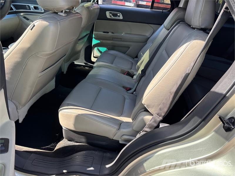 Ford Explorer Automašīnas
