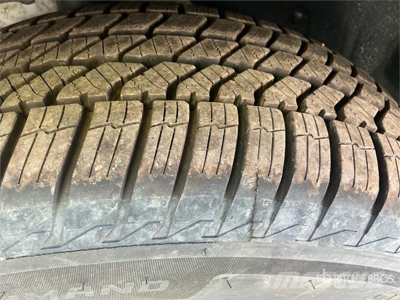 Ford Explorer 자동차