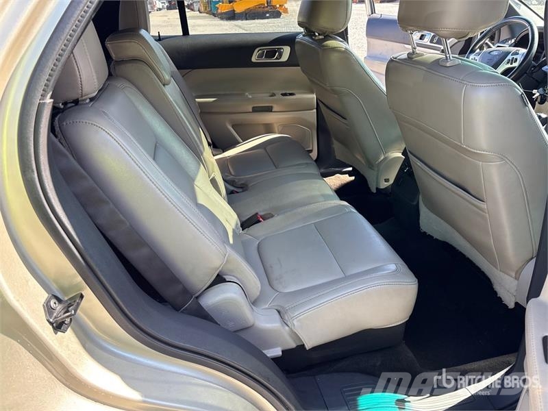 Ford Explorer Automašīnas