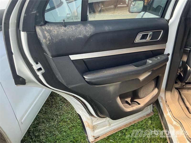Ford Explorer 자동차