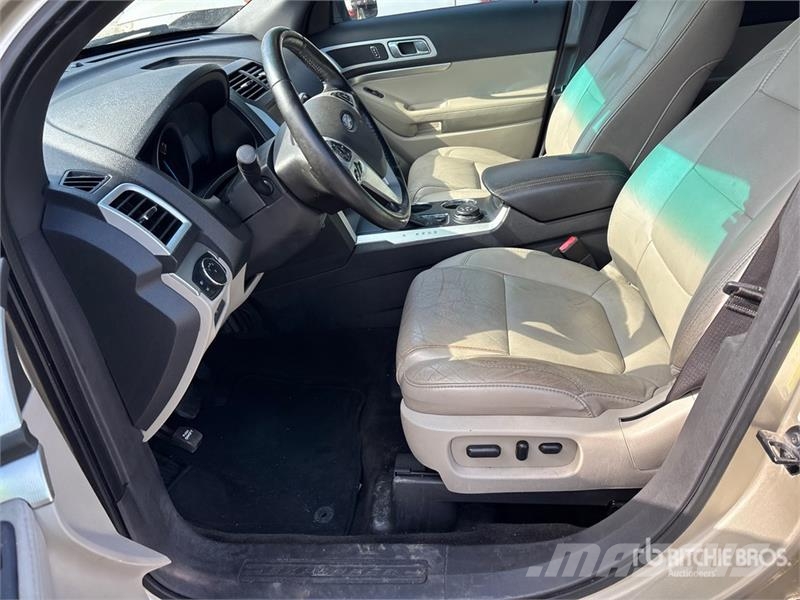Ford Explorer Automašīnas