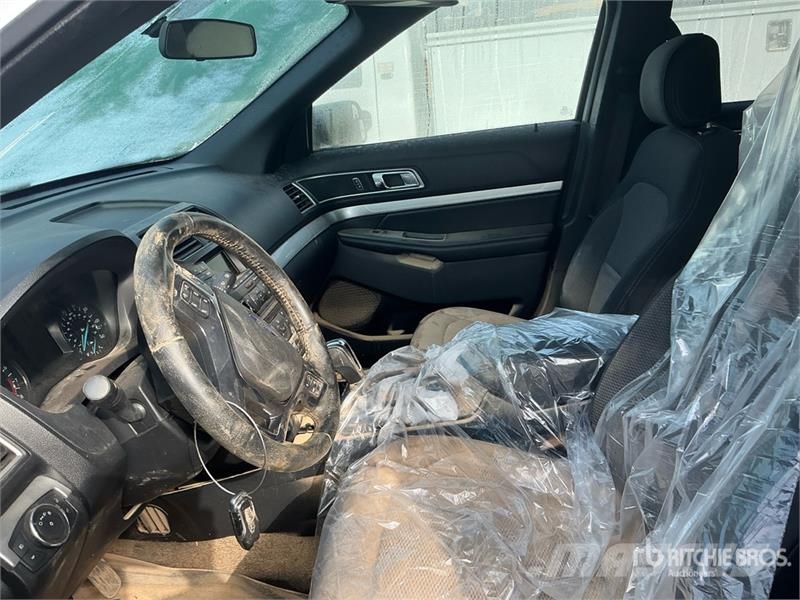 Ford Explorer 자동차