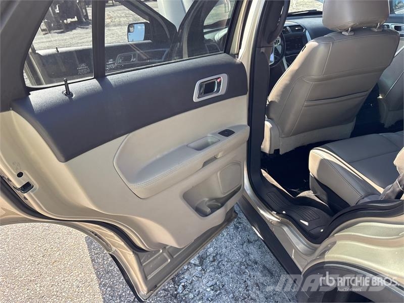 Ford Explorer Automašīnas
