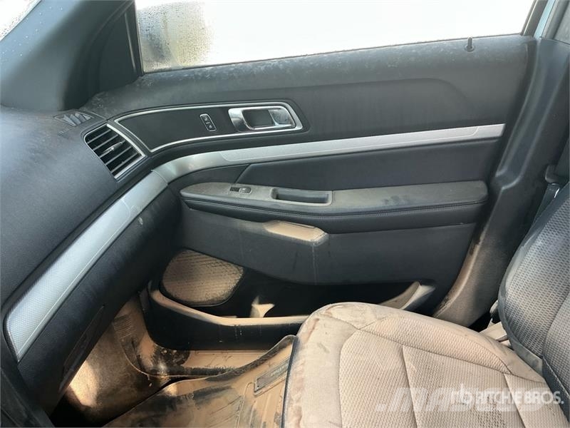 Ford Explorer 자동차
