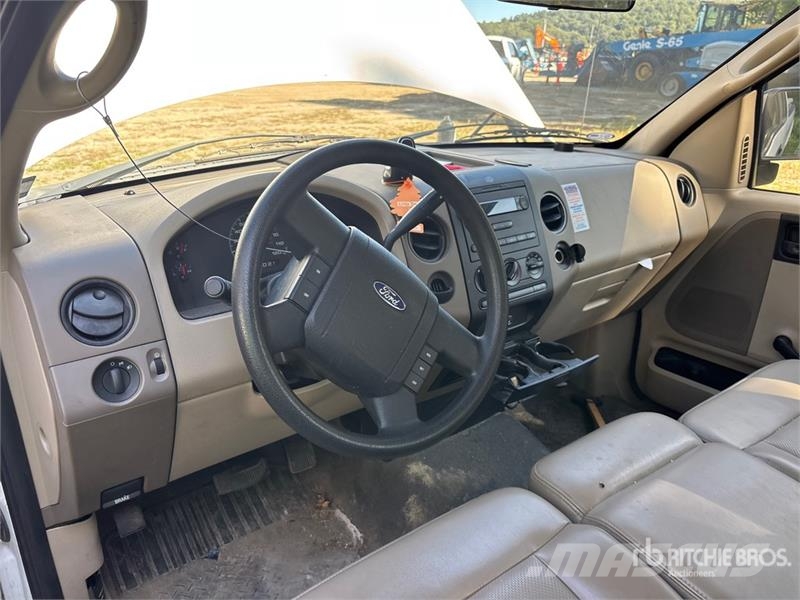 Ford F-150 4x2 Extended Cab Pickup (Inoperable) Інше
