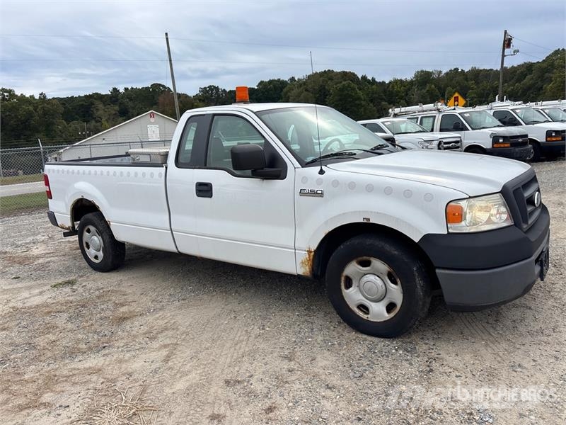 Ford F-150 4x2 Extended Cab Pickup (Inoperable) Інше