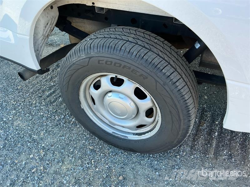 Ford F-150 4x2 Extended Cab Pickup Outros