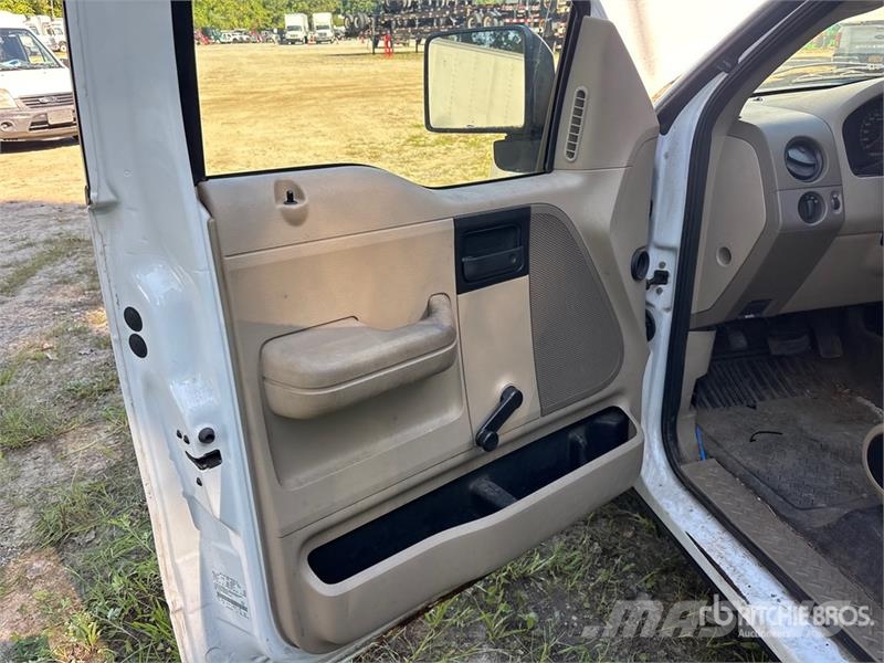 Ford F-150 4x2 Extended Cab Pickup (Inoperable) Інше
