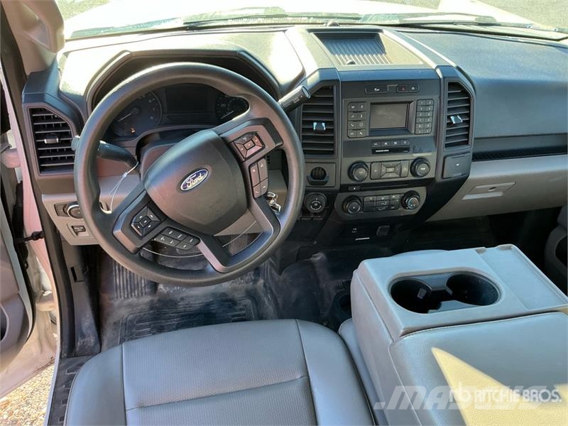 Ford F-150 4x2 Extended Cab Pickup Outros