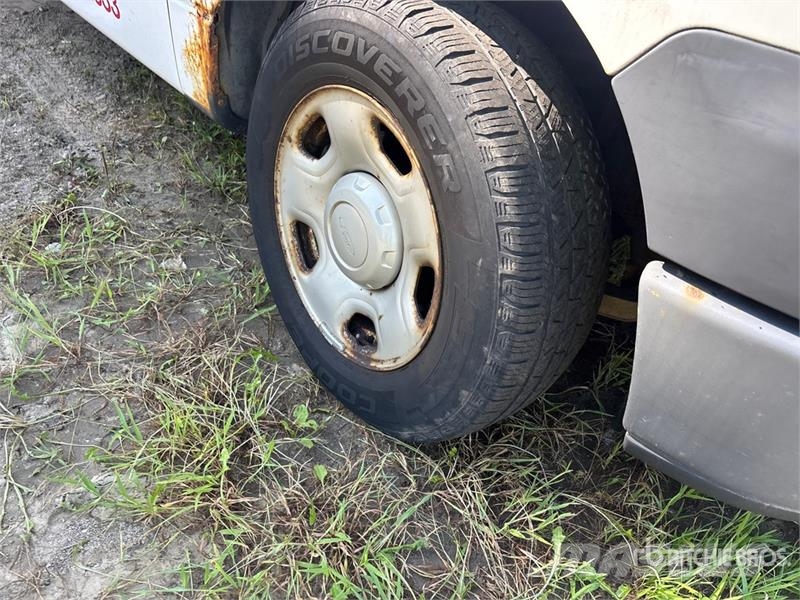Ford F-150 4x2 Extended Cab Pickup (Inoperable) Інше