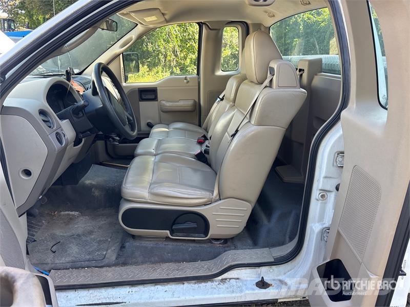 Ford F-150 4x2 Extended Cab Pickup (Inoperable) Інше