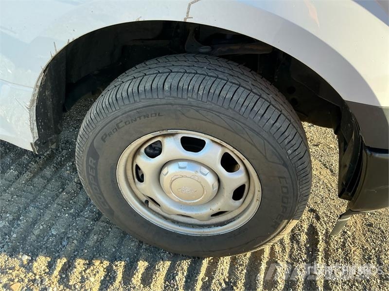 Ford F-150 4x2 Extended Cab Pickup Outros