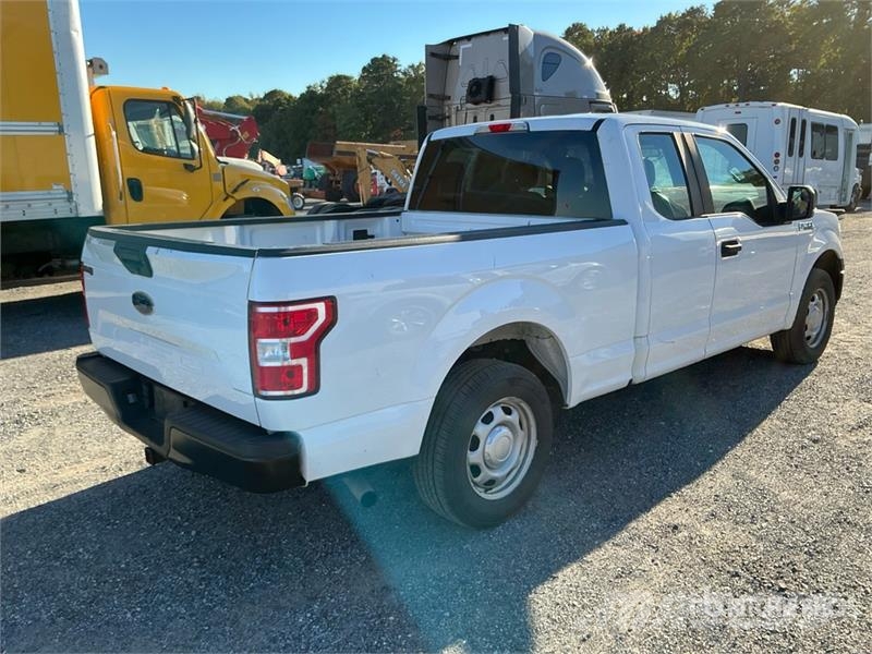 Ford F-150 4x2 Extended Cab Pickup Outros