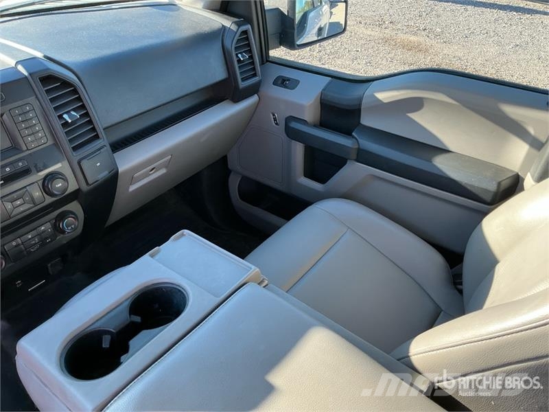 Ford F-150 4x2 Extended Cab Pickup Outros