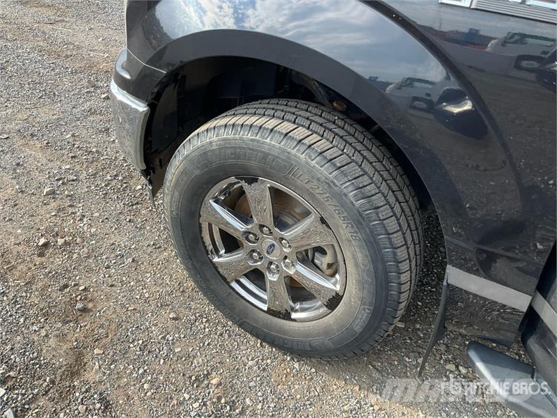 Ford F-150 4x4 Extended Cab Pickup その他