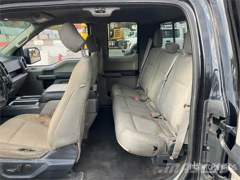Ford F-150 4x4 Extended Cab Pickup その他