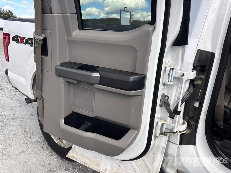 Ford F-150 4x4 Extended Cab Pickup Ostalo