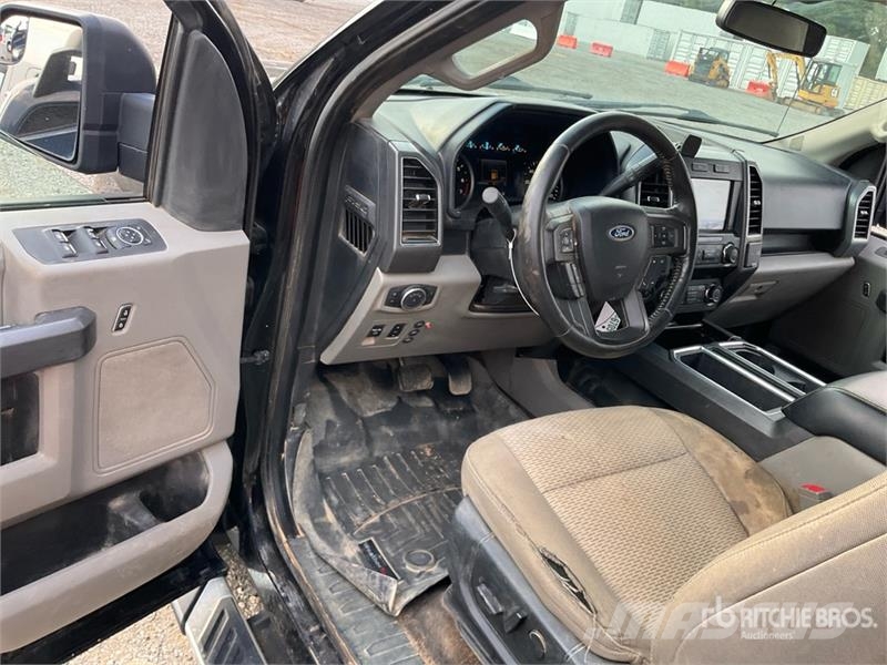 Ford F-150 4x4 Extended Cab Pickup その他