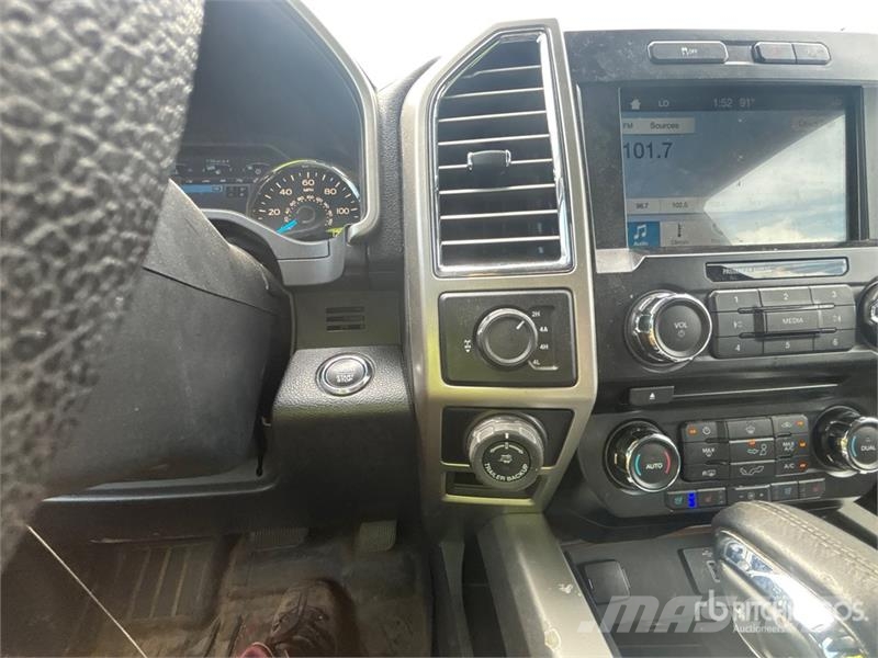 Ford F-150 Lariat 4x4 Crew Cab Pickup 其他