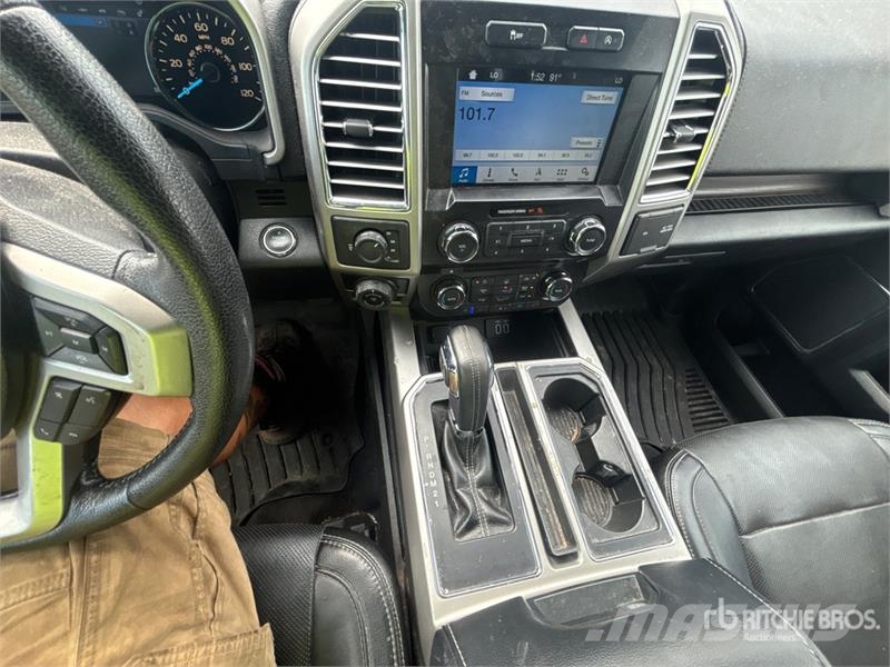 Ford F-150 Lariat 4x4 Crew Cab Pickup 其他
