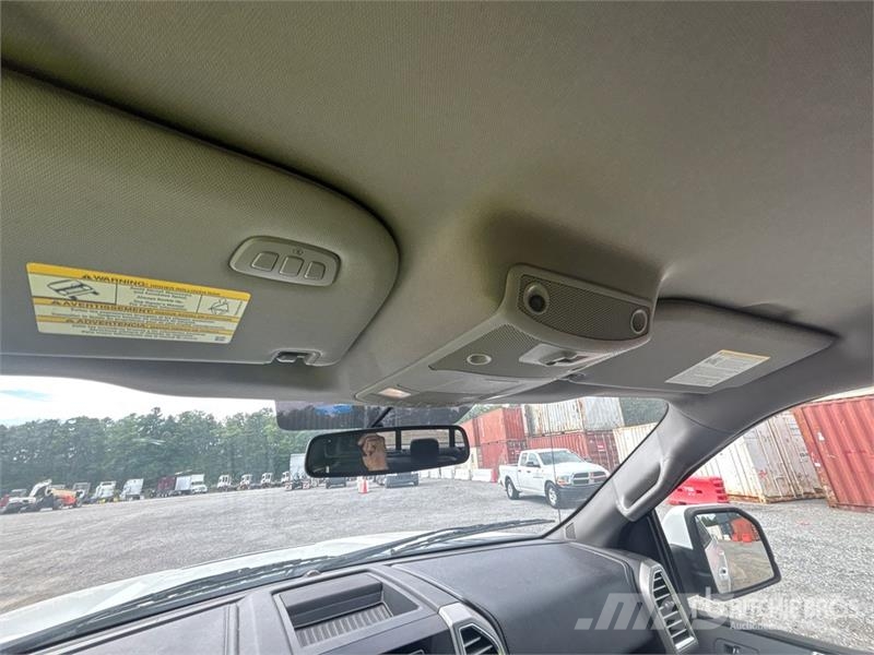 Ford F-150 Lariat 4x4 Crew Cab Pickup 其他