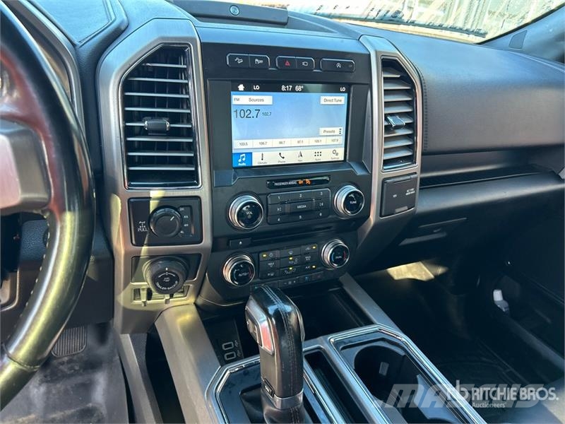 Ford F-150 Platinum 4x4 Crew Cab Pickup 其他