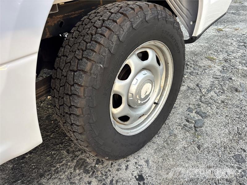 Ford F-150 XL 4x2 Extended Cab Pickup その他