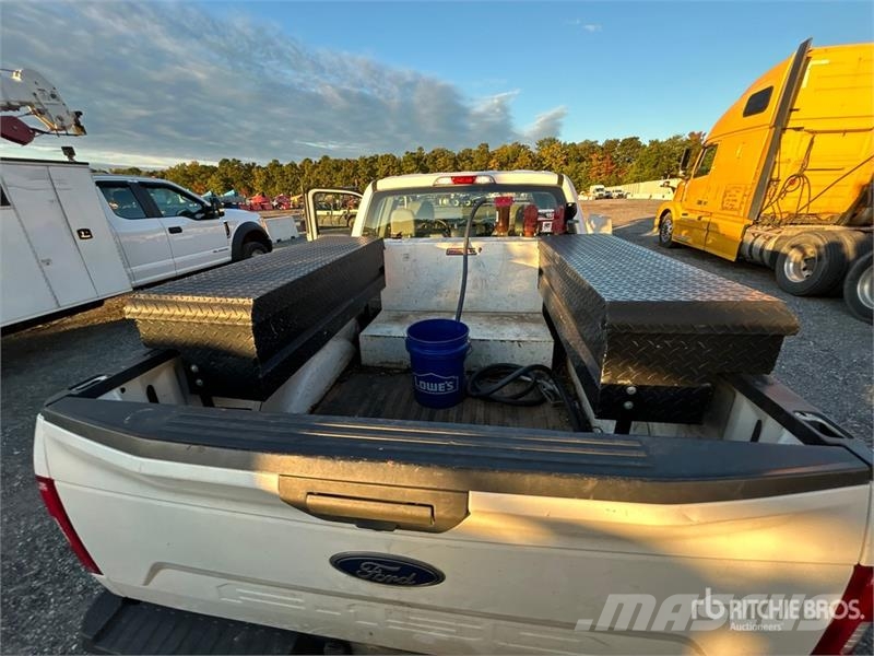 Ford F-150 XL 4x2 Extended Cab Pickup 其他