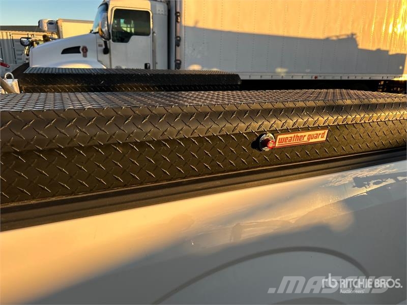 Ford F-150 XL 4x2 Extended Cab Pickup 其他