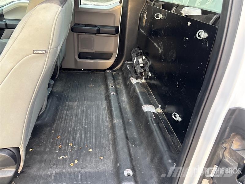 Ford F-150 XL 4x2 Extended Cab Pickup その他