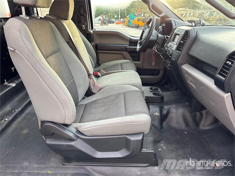 Ford F-150 XL 4x2 Extended Cab Pickup その他