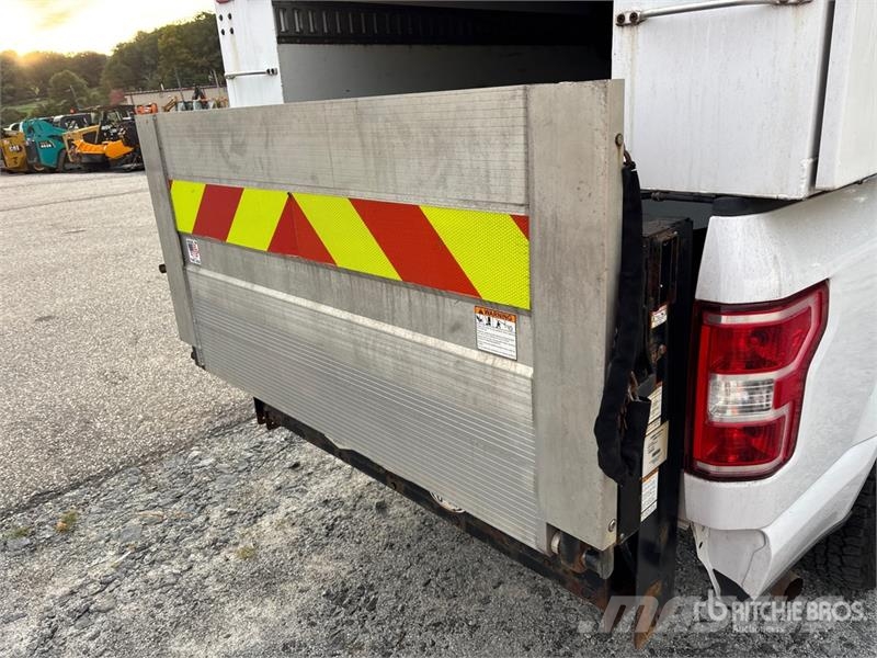 Ford F-150 XL 4x2 Extended Cab Pickup その他
