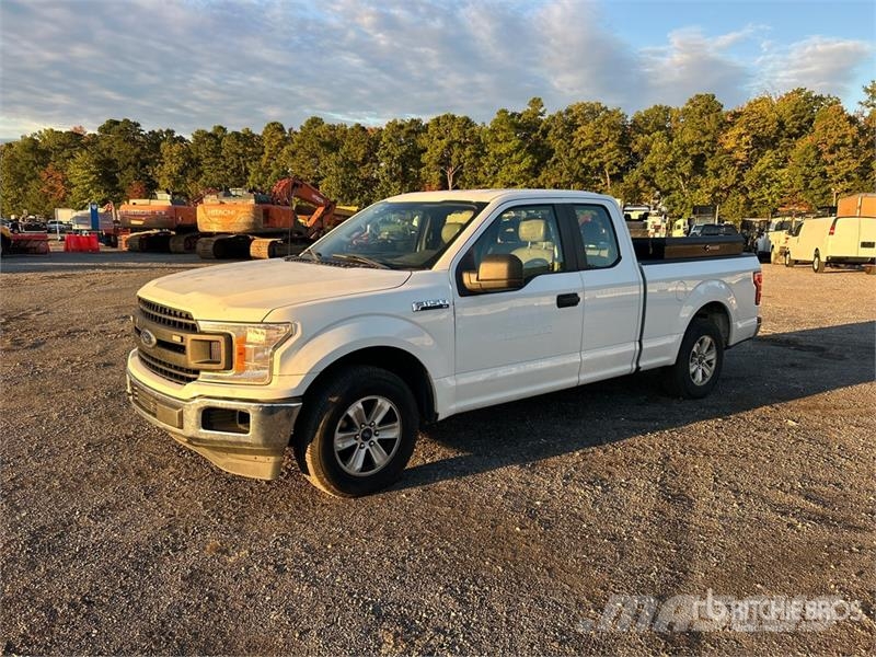 Ford F-150 XL 4x2 Extended Cab Pickup 其他