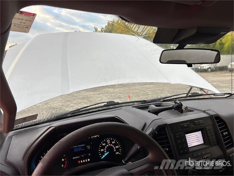 Ford F-150 XL 4x2 Extended Cab Pickup その他